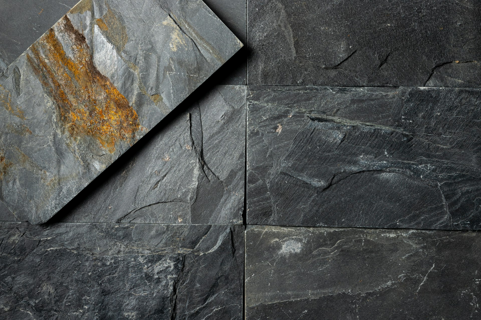 gray and brown concrete wall